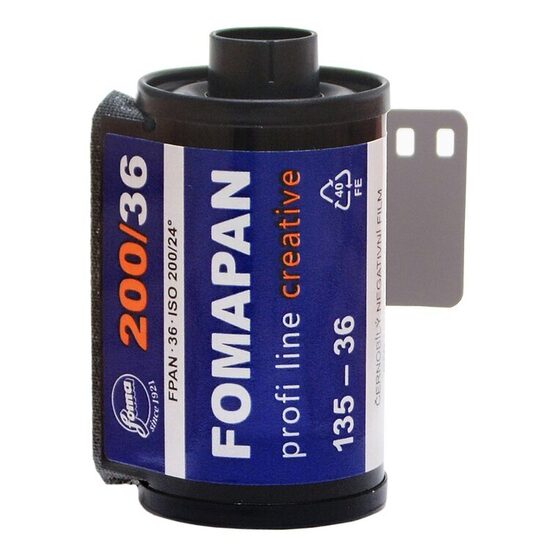 35mm melnbaltā filmiņa FOMA Fomapan 200/36